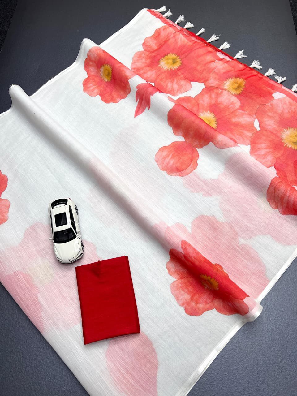 Linen Cotton Digital Printed Saree with Blouse Linen Cotton Digital Printed Saree with Blouse