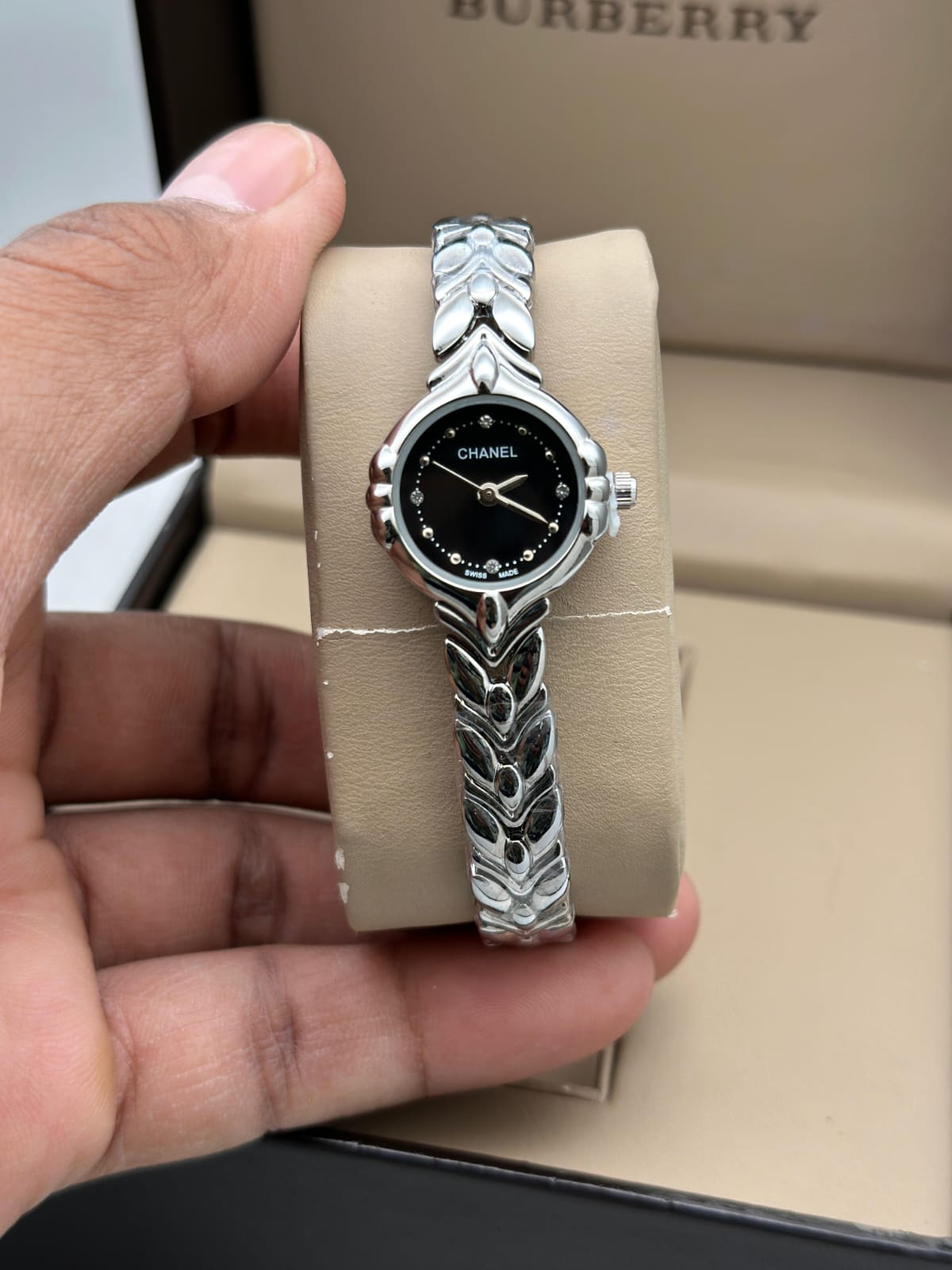 Elegant Ladies Watch Elegant Ladies Watch