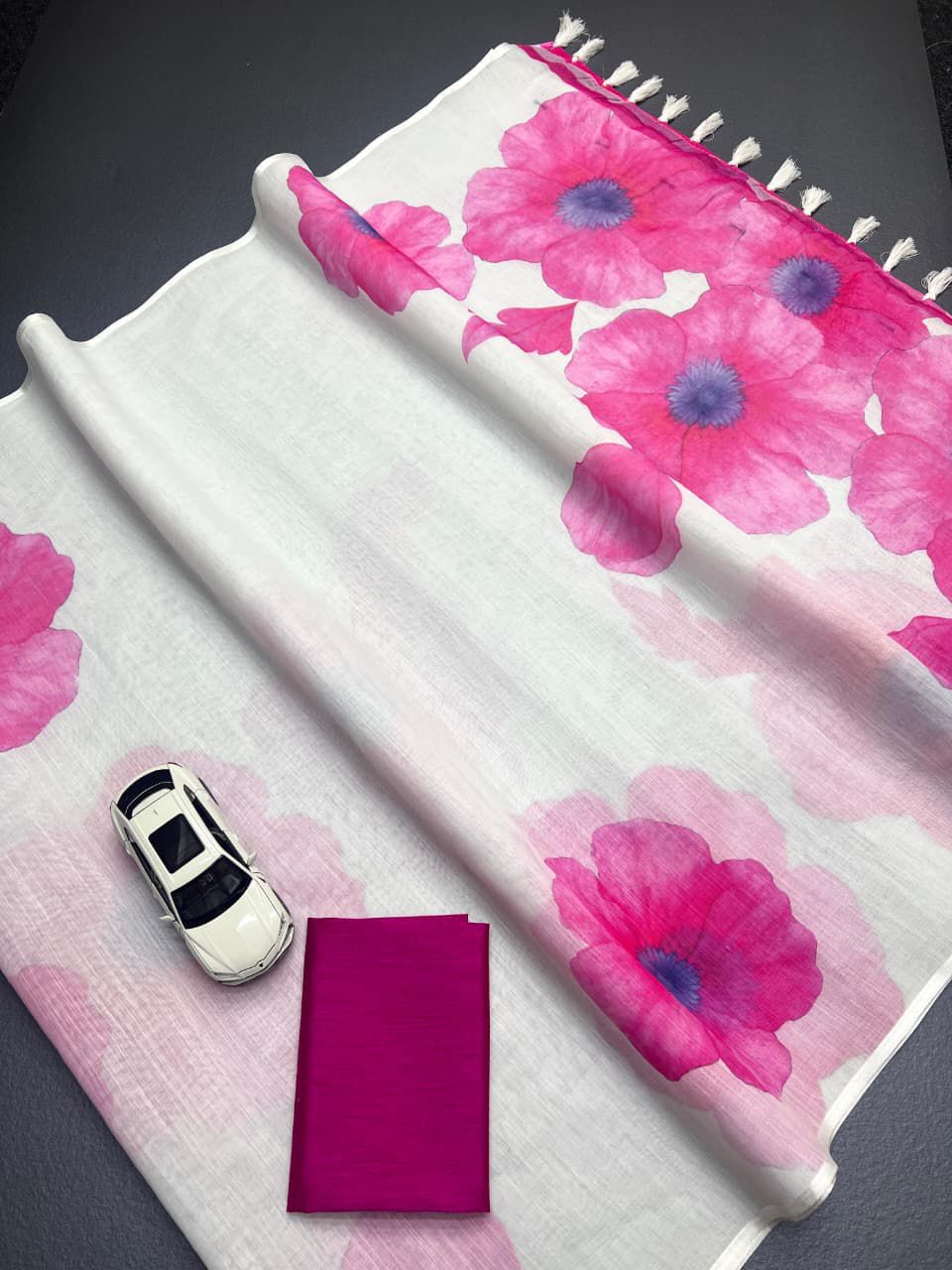 Linen Cotton Digital Printed Saree with Blouse Linen Cotton Digital Printed Saree with Blouse