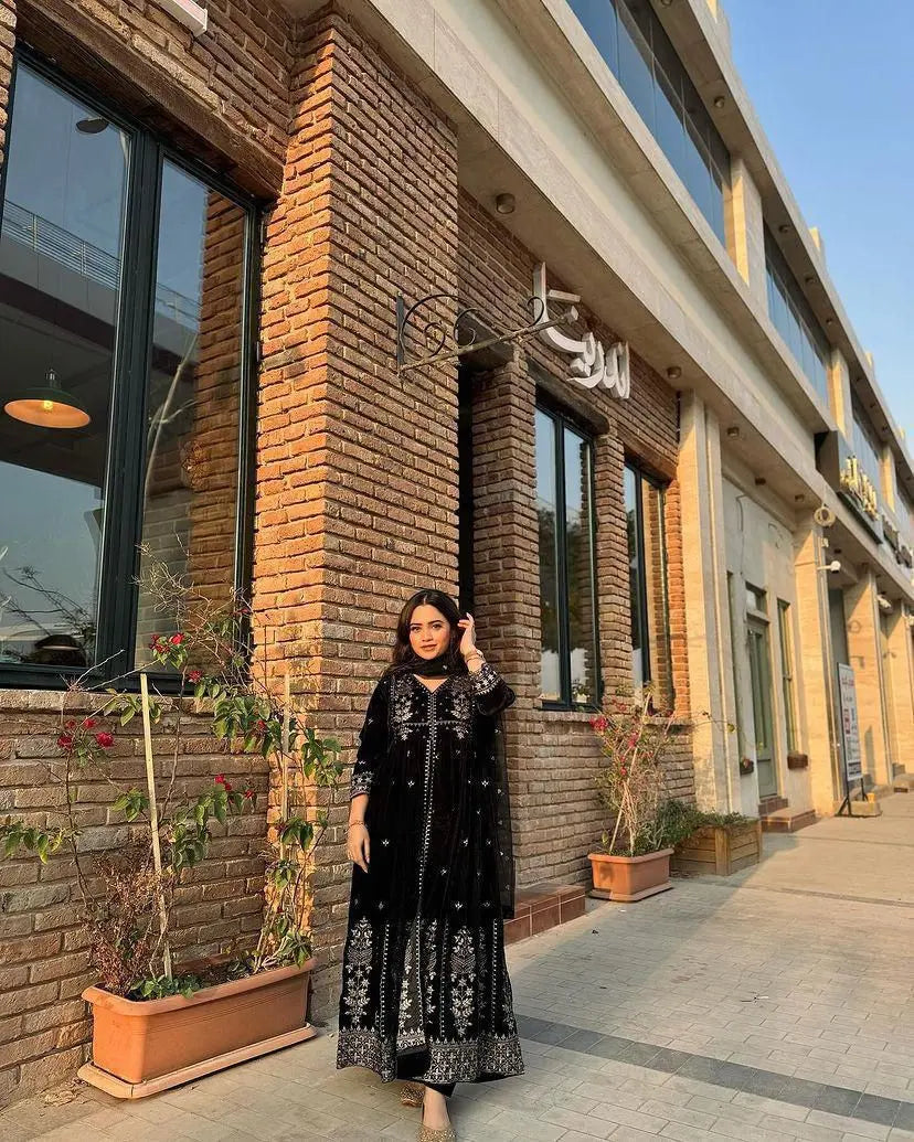 Designer Embroidered Velvet Anarkali Gown Set Designer Embroidered Velvet Anarkali Gown Set