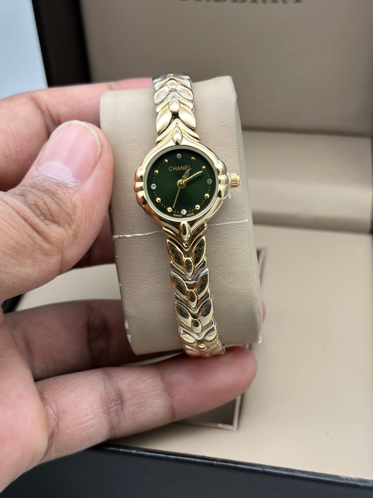 Elegant Ladies Watch Elegant Ladies Watch