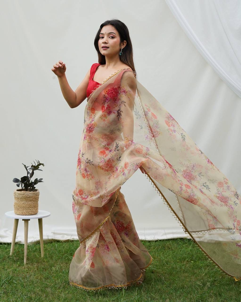 Exclusive Pure Organza Silk Floral Printed Saree Exclusive Pure Organza Silk Floral Printed Saree