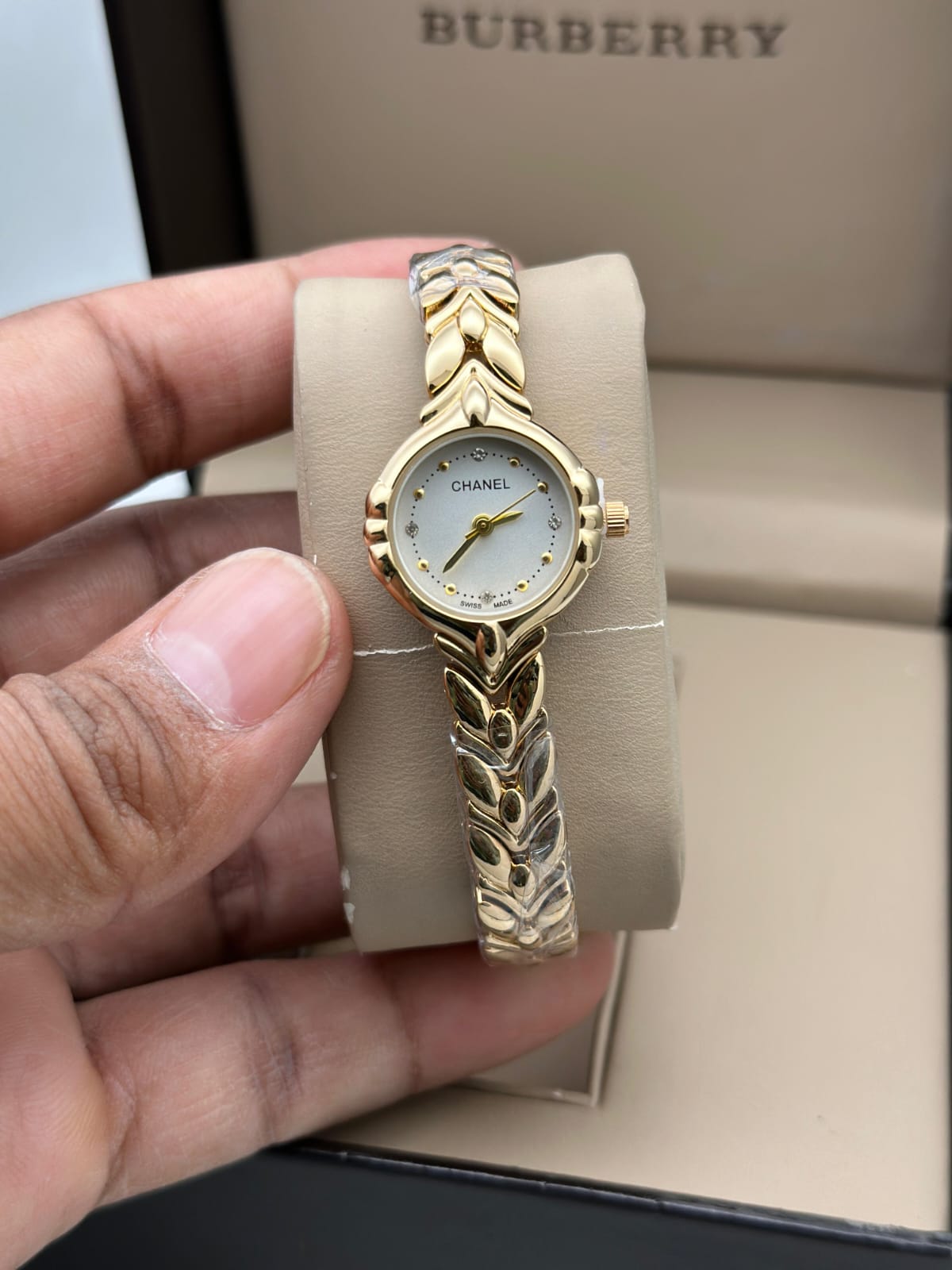 Elegant Ladies Watch Elegant Ladies Watch