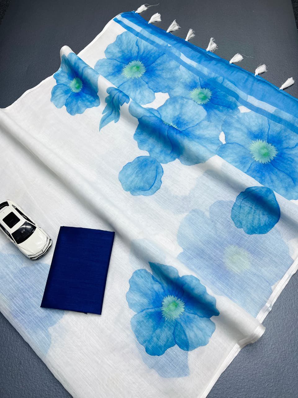 Linen Cotton Digital Printed Saree with Blouse Linen Cotton Digital Printed Saree with Blouse