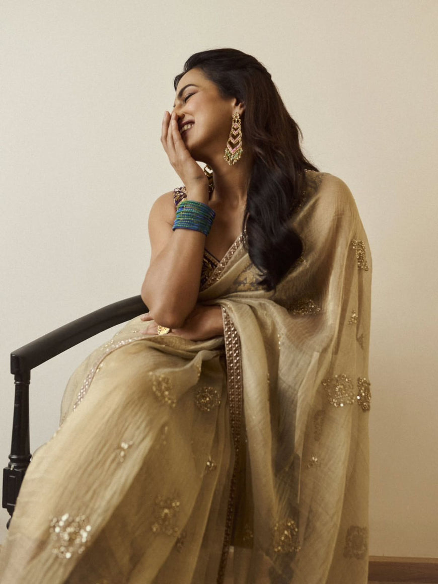 Celebrity Style Soft Crunchy Silk Designer Saree (Code: 5552)